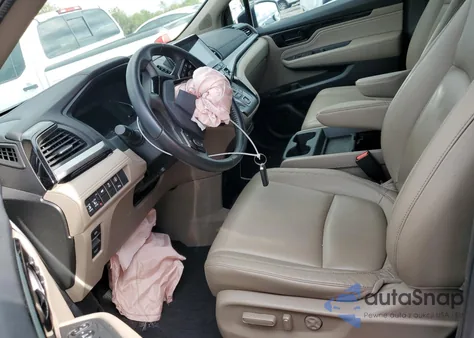 2021 Honda Odyssey Touring z USA, uszkodzony, nr VIN 5FNRL6H89MB018239